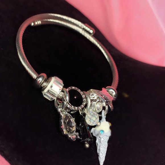 IceCream Lover Charm - Picture 1 of 2